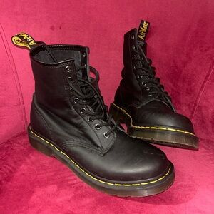 DR MARTENS “THE ORIGINAL”!